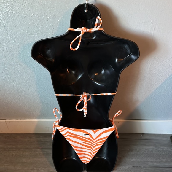 Vinca zebra pop string swimsuit set. - Picture 3 of 15